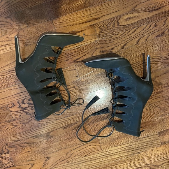 Steve Madden Booty Heels 🍁 - Picture 4 of 9